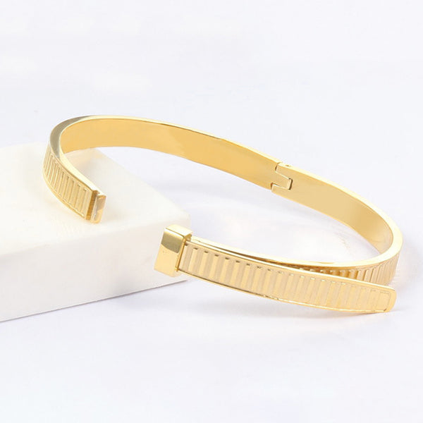Titanium Steel Plated With 18K Gold Zip Tie Bracelet For Women